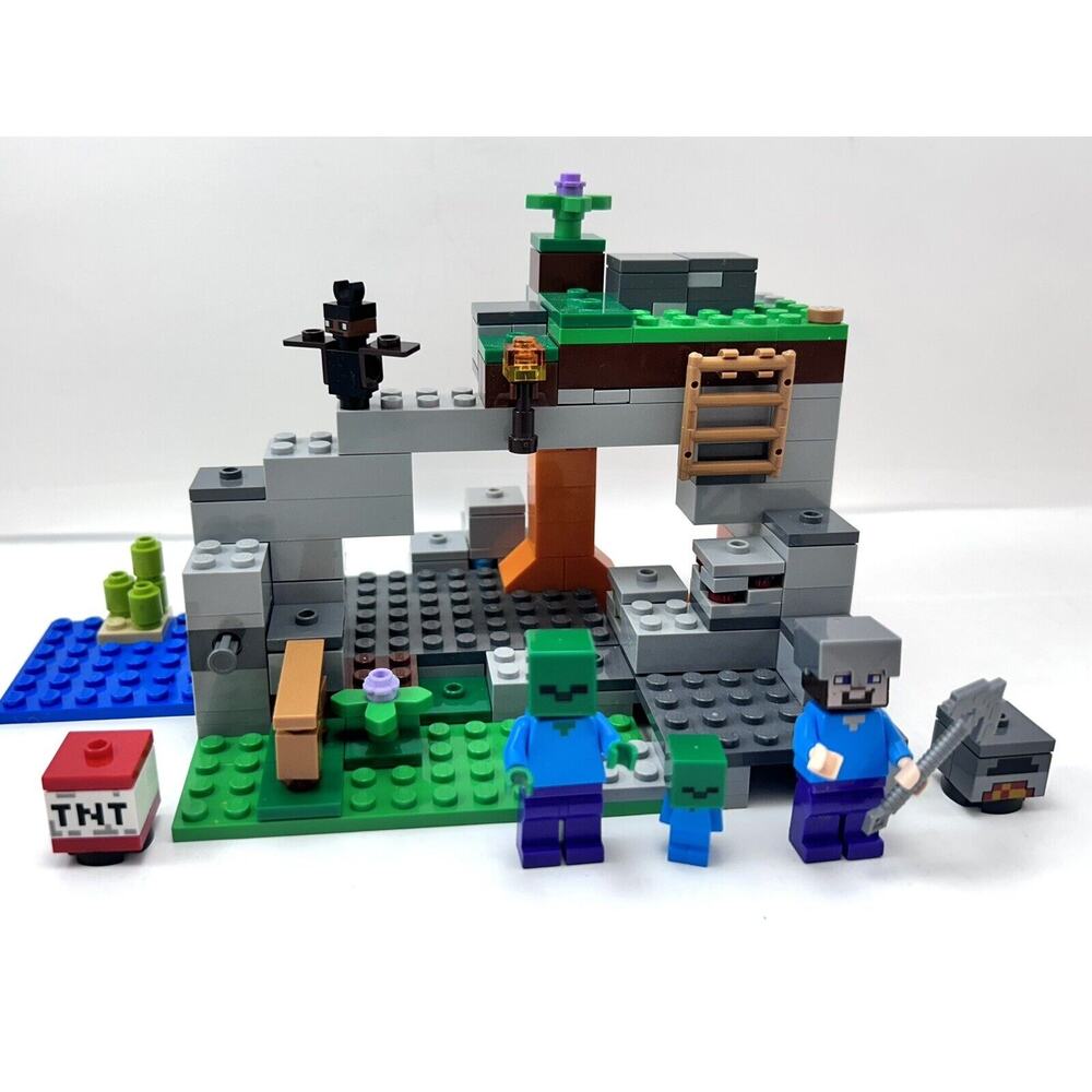 LEGO Minecraft The Zombie Cave 21141 100% Complete Minifigs & Manual‎ Steve Baby - Picture 2 of 14